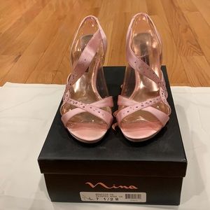 Nina Benicia Painted Rose Size 7.5 Pumps